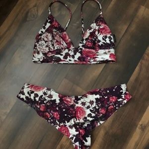 Boys + arrows Flower Bikini ( Top M - Bottom L)